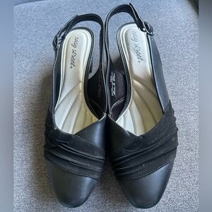 Easy Street Women's Black Slingback Shoes 9 1/2 N